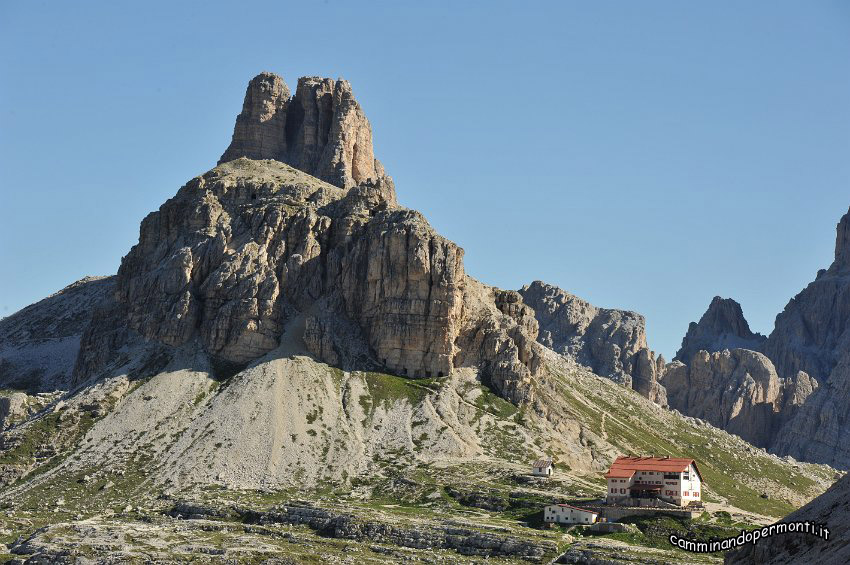 078 Rifugio Locatelli - Torre Toblin - Sasso di Sesto.JPG